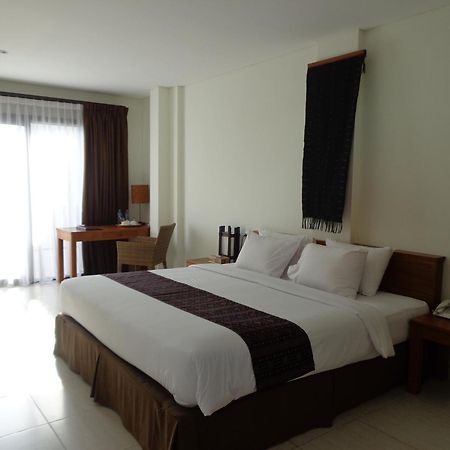 Luwansa Beach Hotel Labuan Bajo Εξωτερικό φωτογραφία