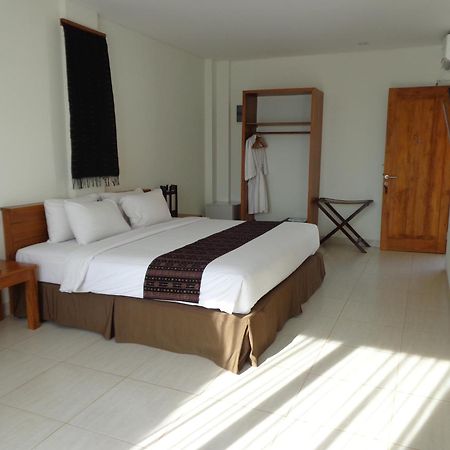 Luwansa Beach Hotel Labuan Bajo Εξωτερικό φωτογραφία