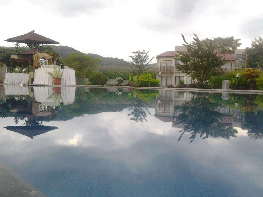 Luwansa Beach Hotel Labuan Bajo Εξωτερικό φωτογραφία