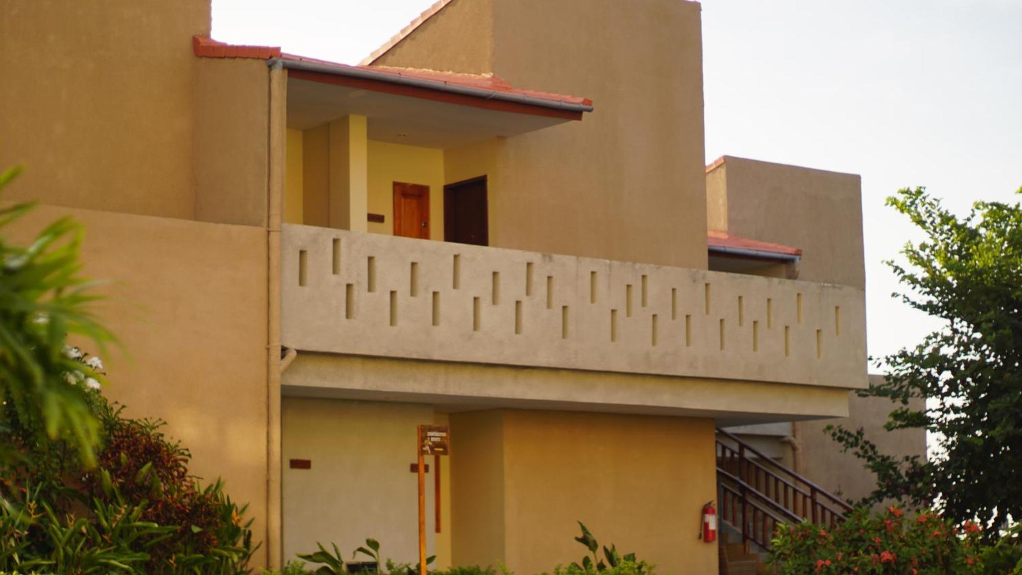 Luwansa Beach Hotel Labuan Bajo Εξωτερικό φωτογραφία