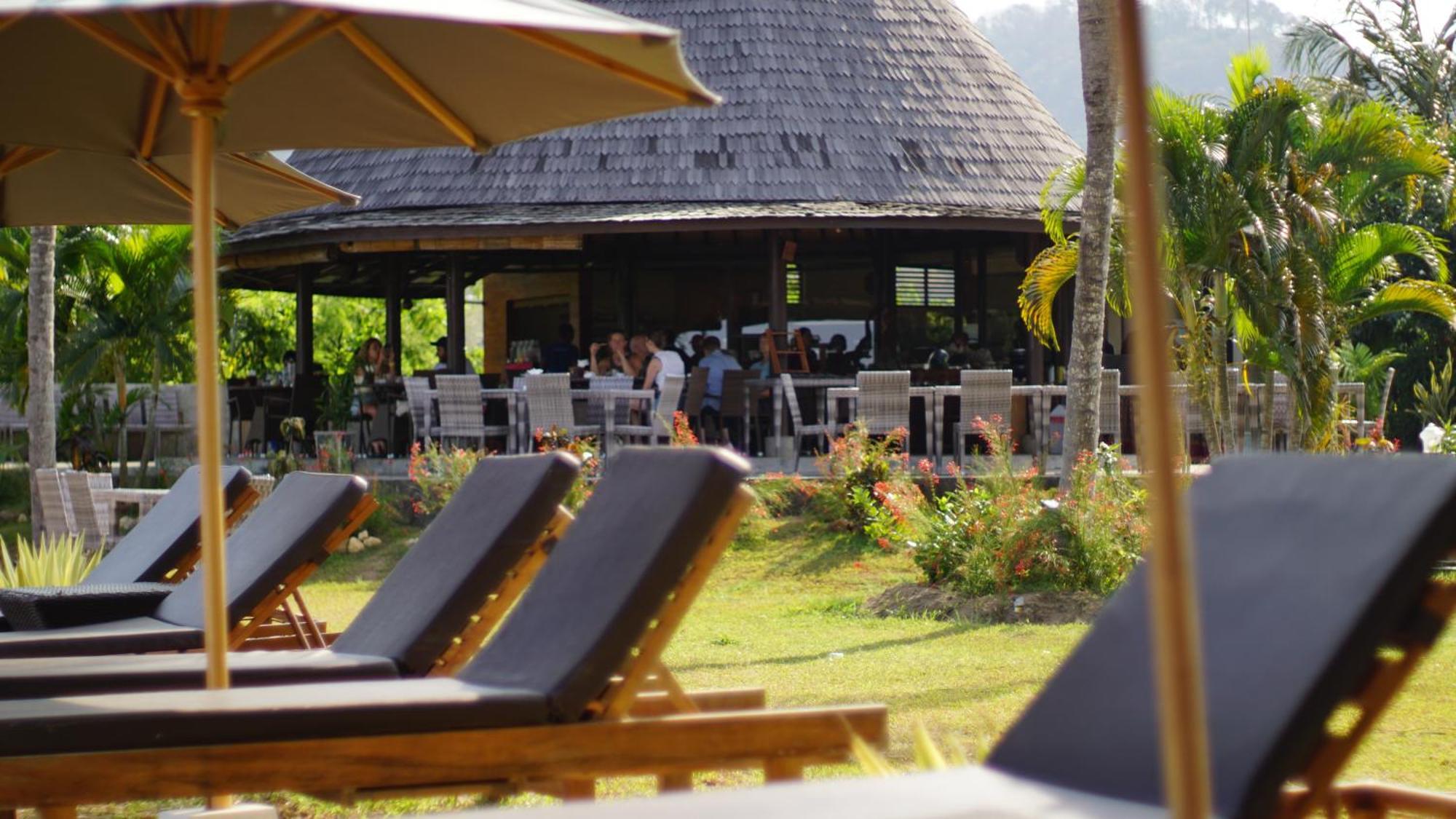 Luwansa Beach Hotel Labuan Bajo Εξωτερικό φωτογραφία