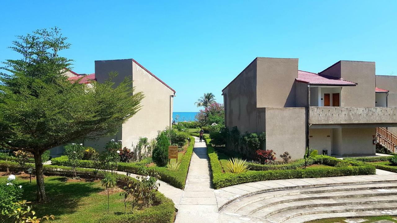 Luwansa Beach Hotel Labuan Bajo Εξωτερικό φωτογραφία